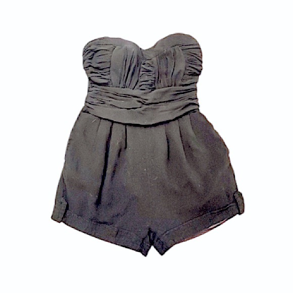 5/25$ ✨ Strapless Romper - Picture 7 of 9